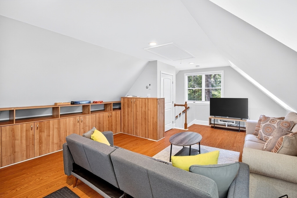 Barnstable, Massachusetts 02655, United States, 3 Bedrooms Bedrooms, ,2 BathroomsBathrooms,Residential,Active,203429