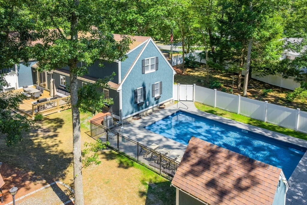 Barnstable, Massachusetts 02655, United States, 3 Bedrooms Bedrooms, ,2 BathroomsBathrooms,Residential,Active,203429