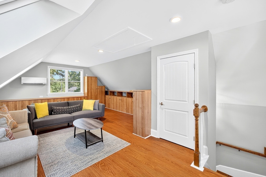 Barnstable, Massachusetts 02655, United States, 3 Bedrooms Bedrooms, ,2 BathroomsBathrooms,Residential,Active,203429