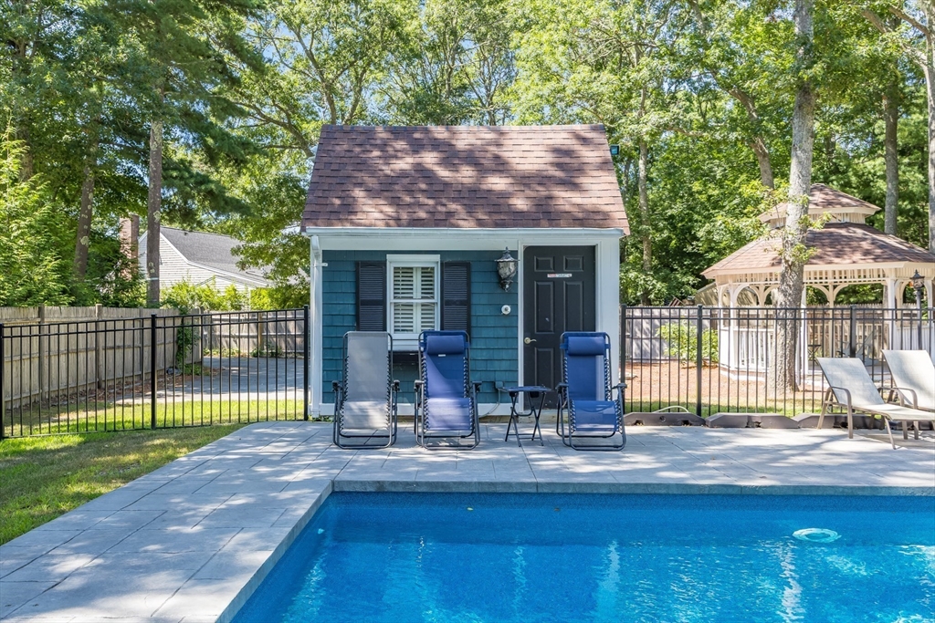 Barnstable, Massachusetts 02655, United States, 3 Bedrooms Bedrooms, ,2 BathroomsBathrooms,Residential,Active,203429