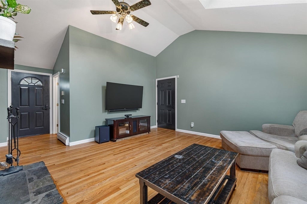 488 Pleasant St
