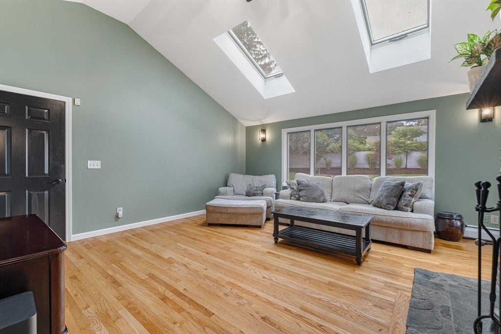 488 Pleasant St