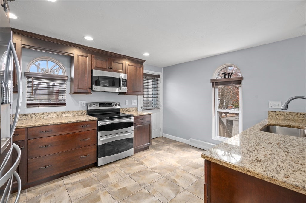 14 Malvern Ave, Tyngsborough, MA, 14 Malvern Ave, Tyngsborough, MA Photo #14