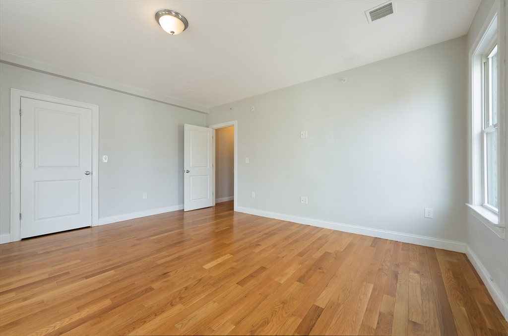353-357 Adams St R