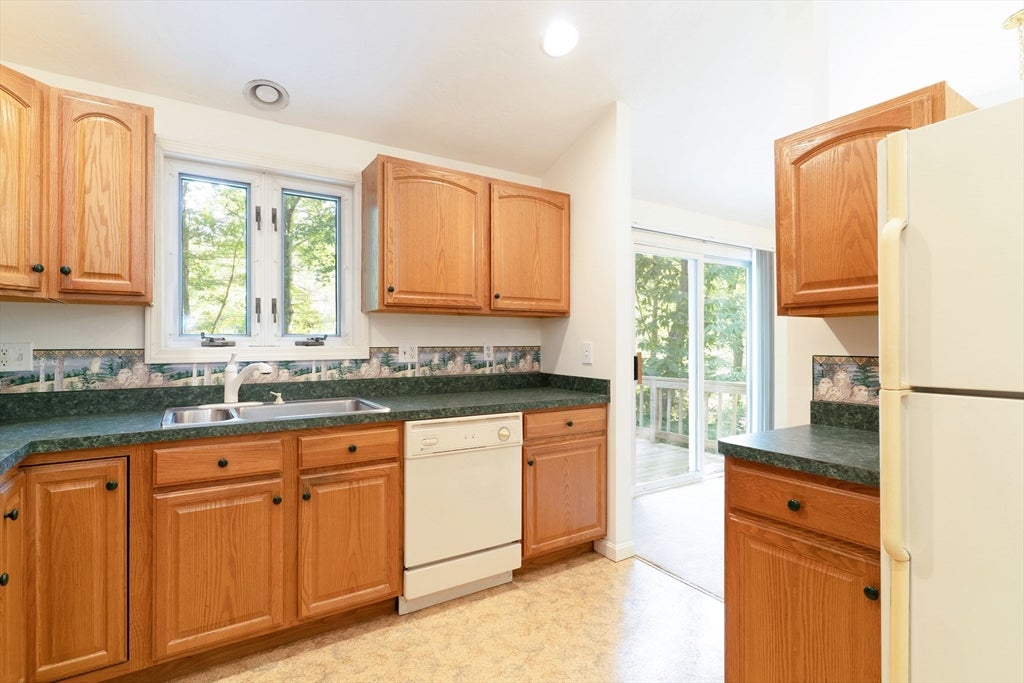 611 Henshaw St, Leicester, MA, 611 Henshaw St, Leicester, MA Photo #14