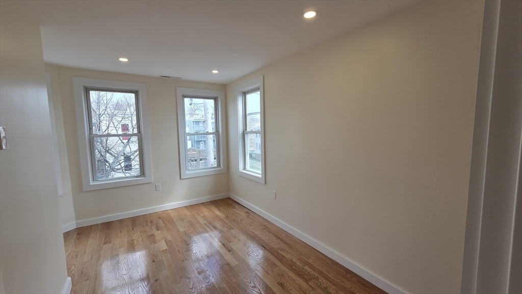 125 Central Ave 3