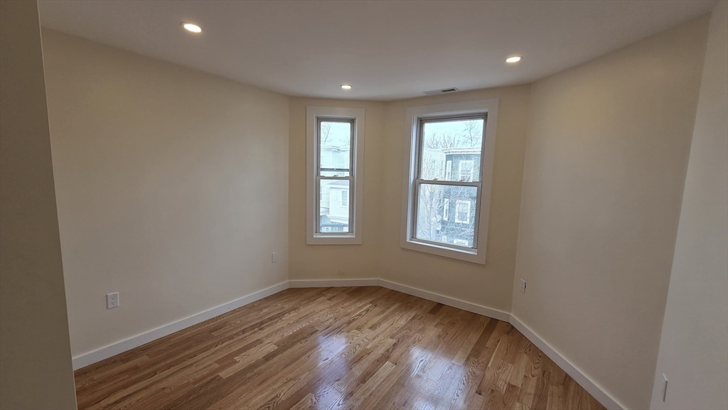 125 Central Ave 3