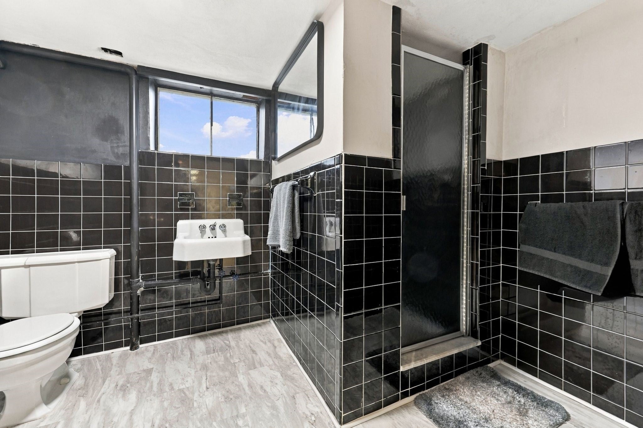 17 Oakridge St, Ludlow, MA Photo #24