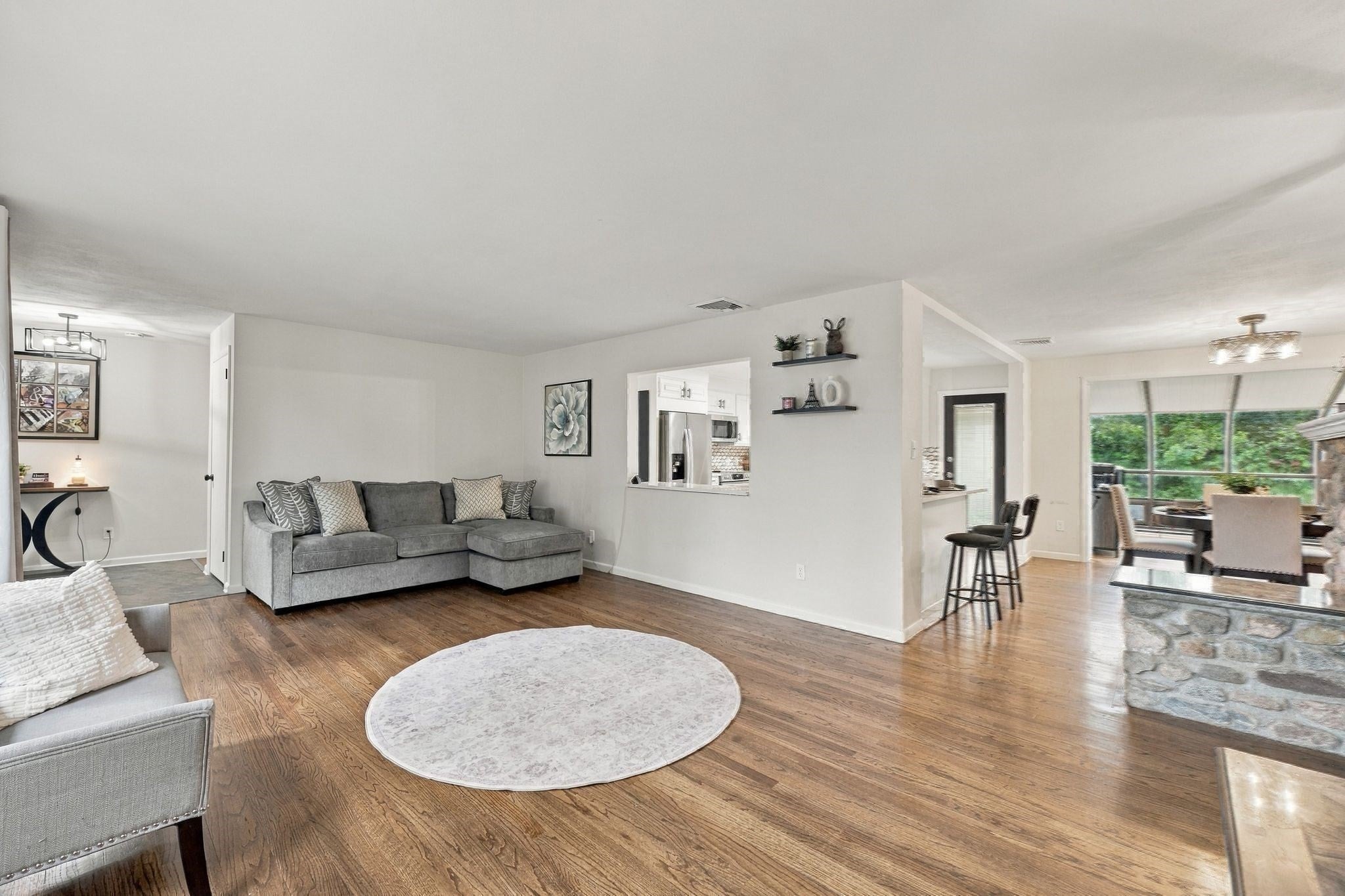 17 Oakridge St, Ludlow, MA Photo #8