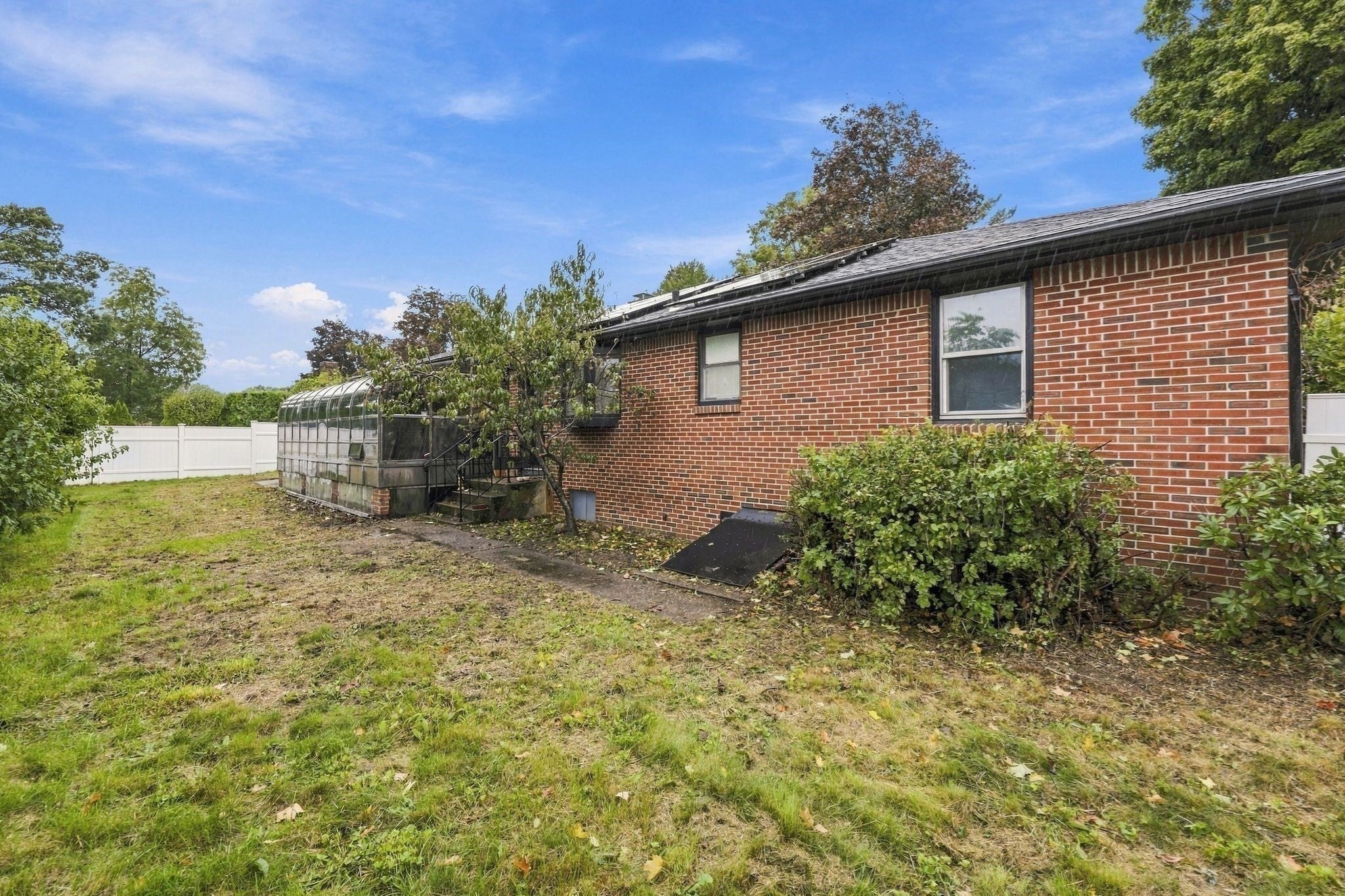 17 Oakridge St, Ludlow, MA Photo #29