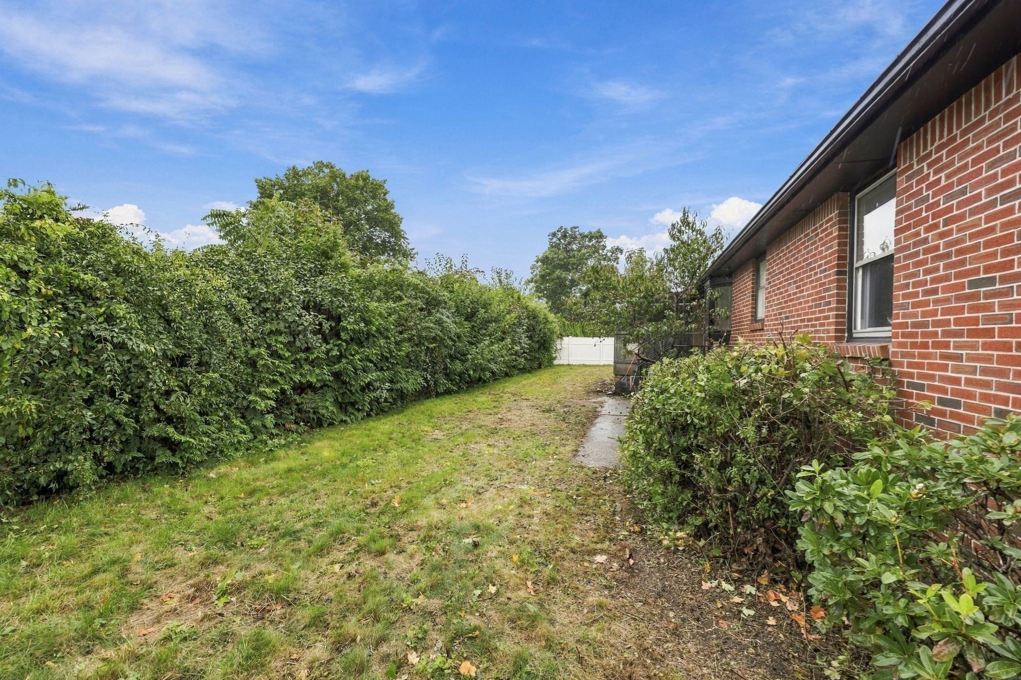 17 Oakridge St, Ludlow, MA Photo #31