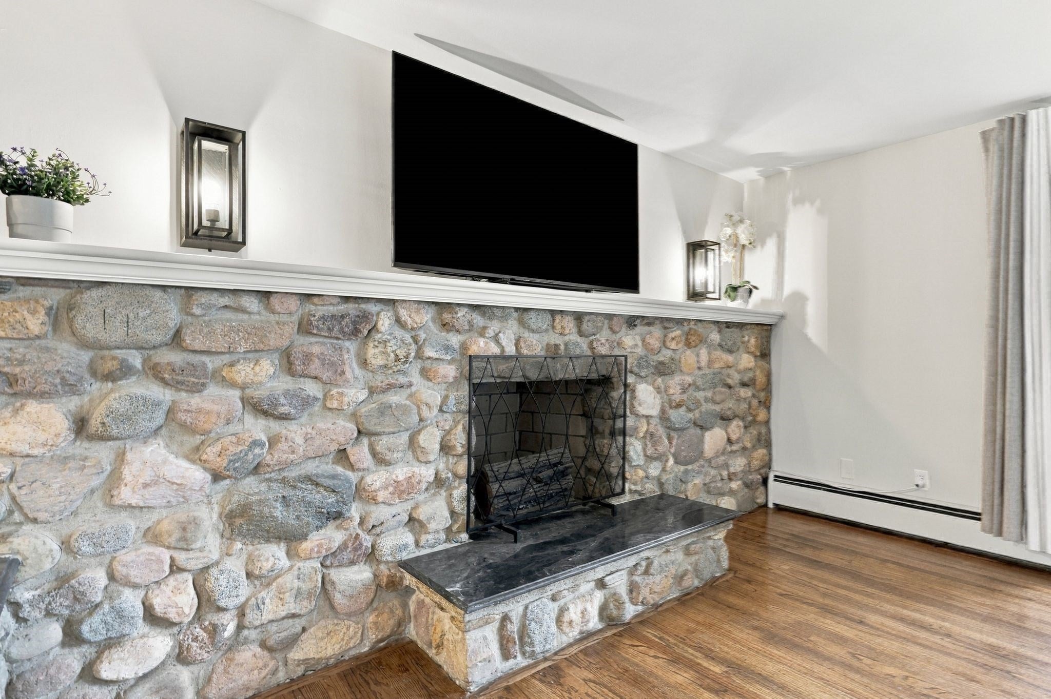 17 Oakridge St, Ludlow, MA Photo #10