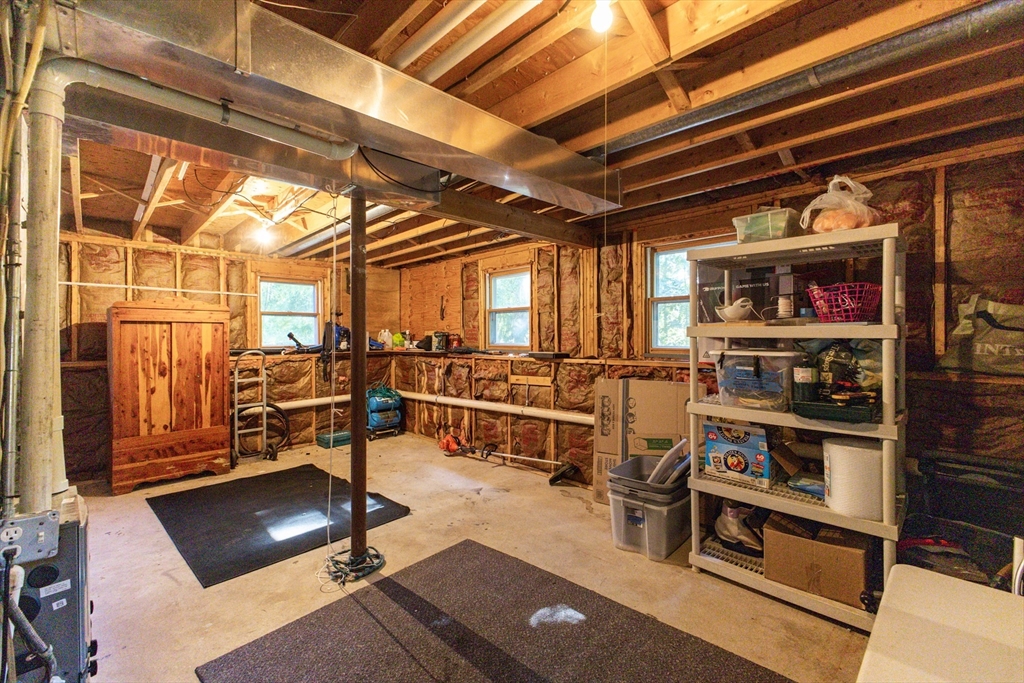 Hanson, Massachusetts 02341, United States, 3 Bedrooms Bedrooms, ,1 BathroomBathrooms,Residential,Active,219458