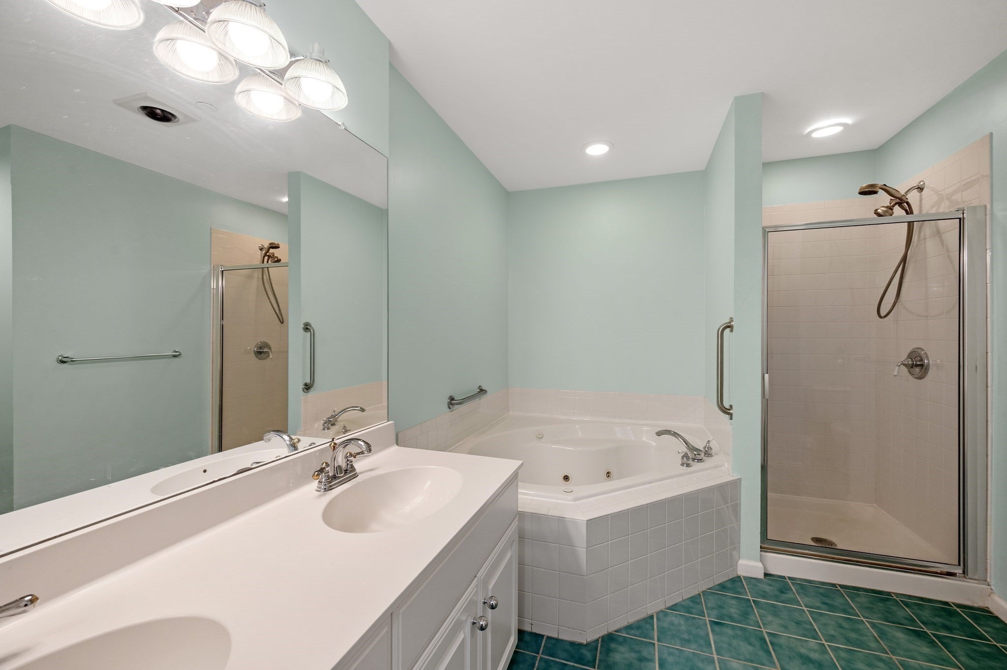 9 Bishops Forest Dr #9, Waltham, MA Photo #8
