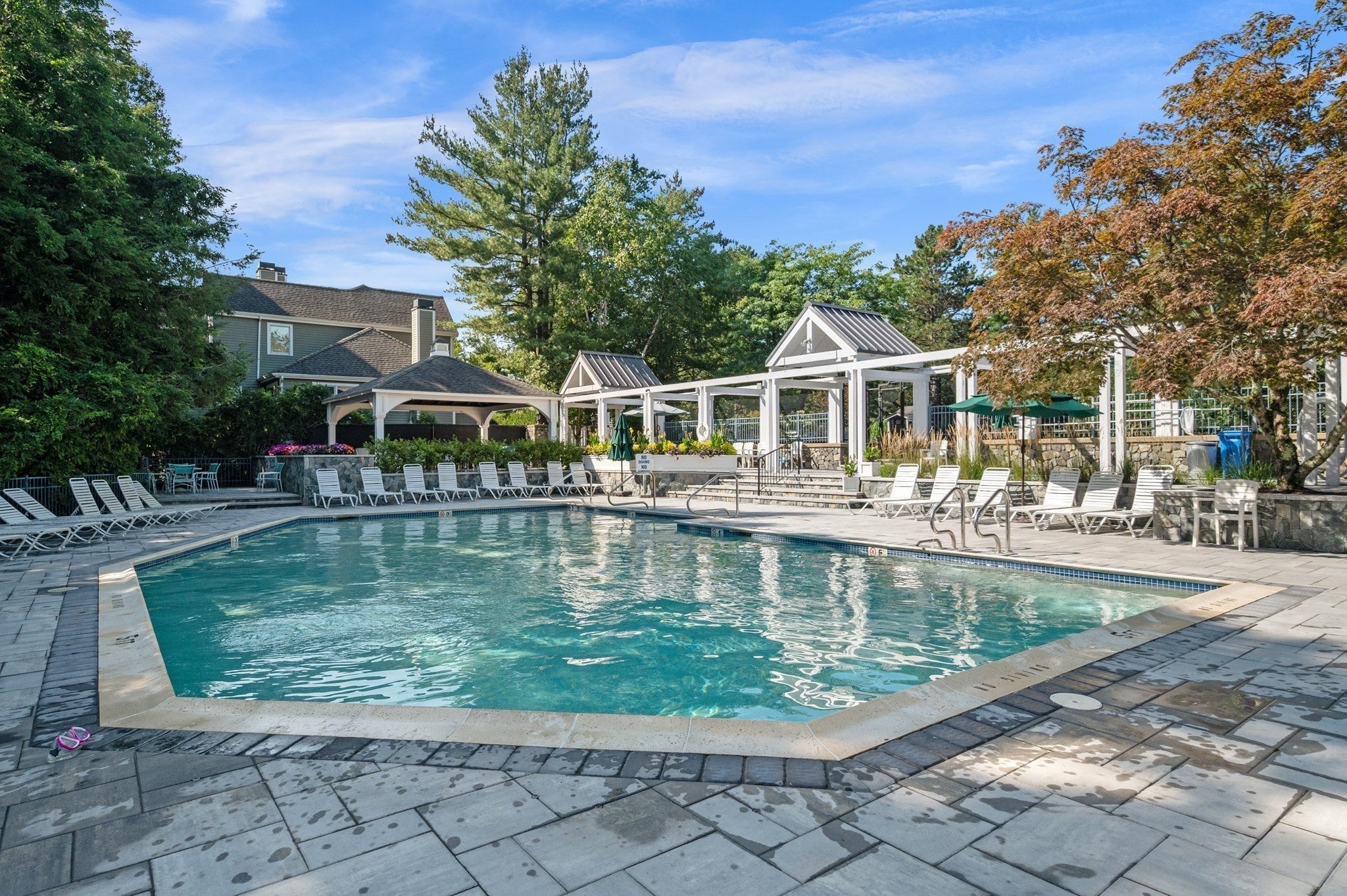 9 Bishops Forest Dr #9, Waltham, MA Photo #14