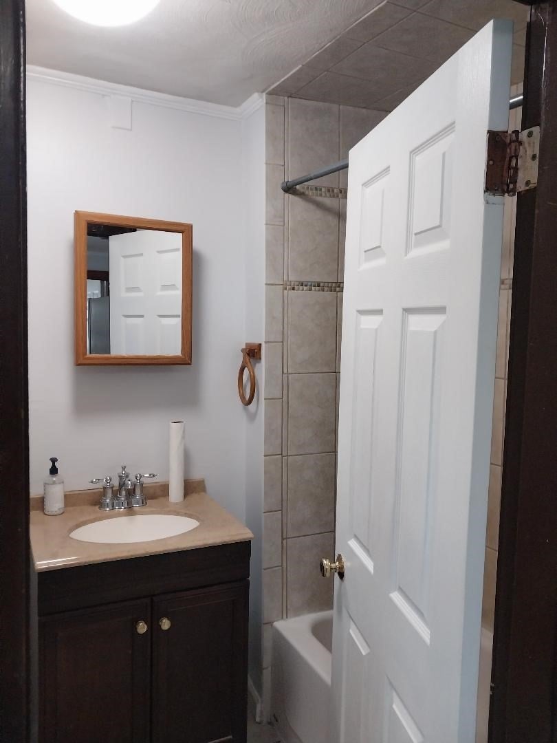 8 Harris St #2, Peabody, MA Photo #6