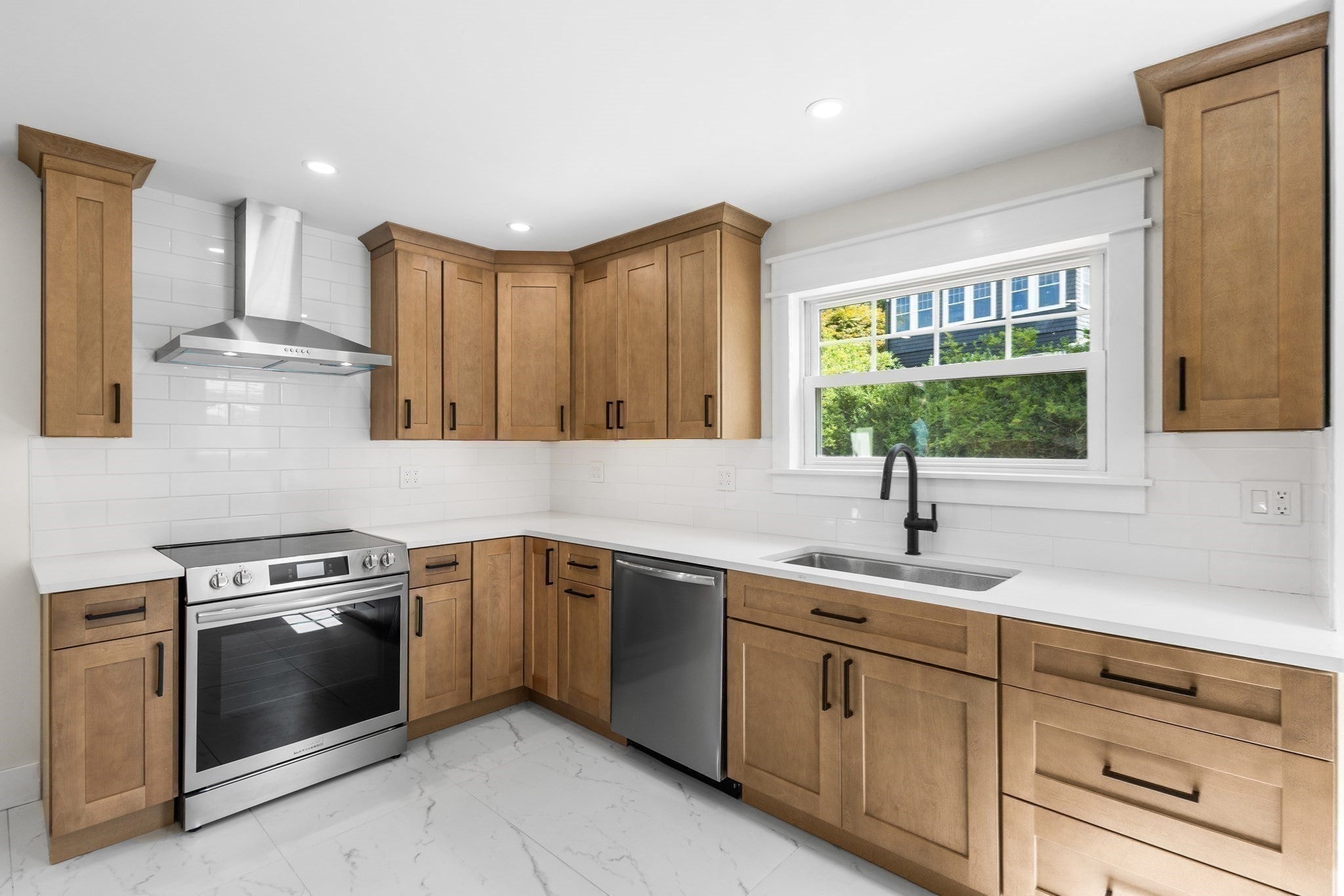 256 Weetamoe St, Fall River, MA, 256 Weetamoe St, Fall River, MA Photo #5