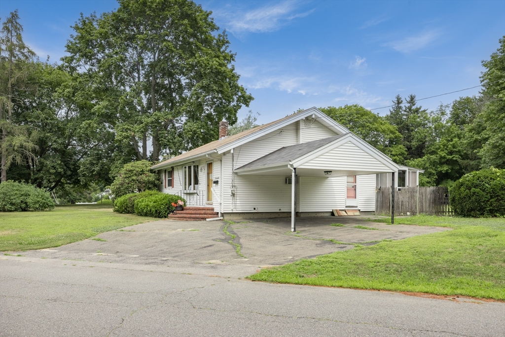 62 Lansing Ave