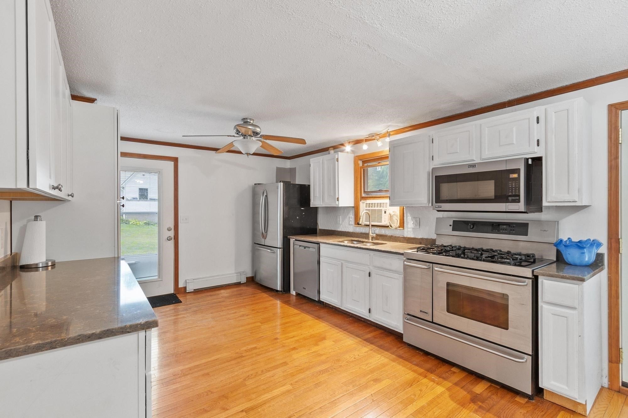 171 Birchcroft Rd, Leominster, MA, 171 Birchcroft Rd, Leominster, MA Photo #2