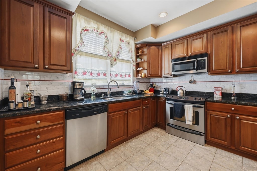 140 Commonwealth Ave #23, North Attleboro, MA, 140 Commonwealth Ave #23, North Attleboro, MA Photo #8