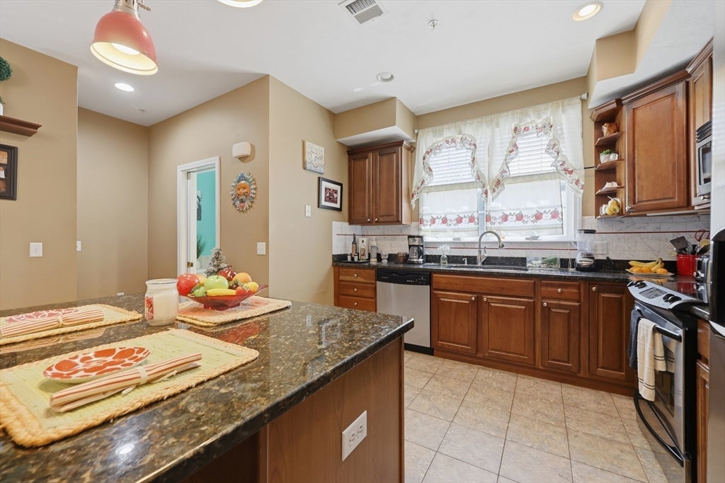 140 Commonwealth Ave #23, North Attleboro, MA, 140 Commonwealth Ave #23, North Attleboro, MA Photo #13