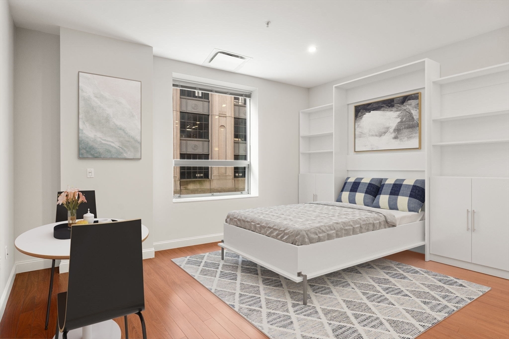 1 Charles Street S 212