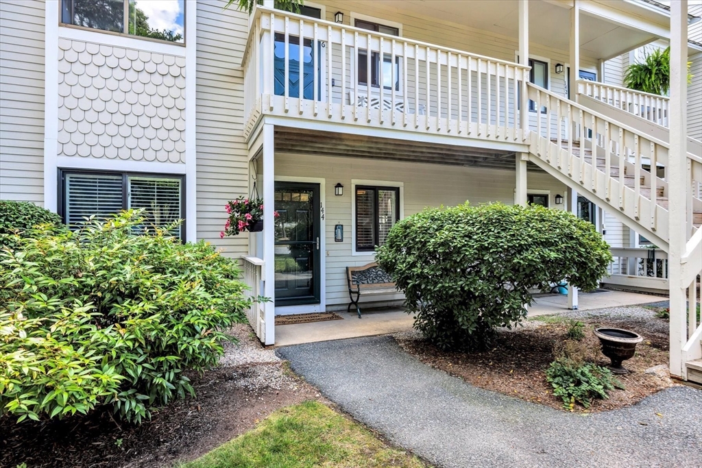 144 Eaton Ln 144