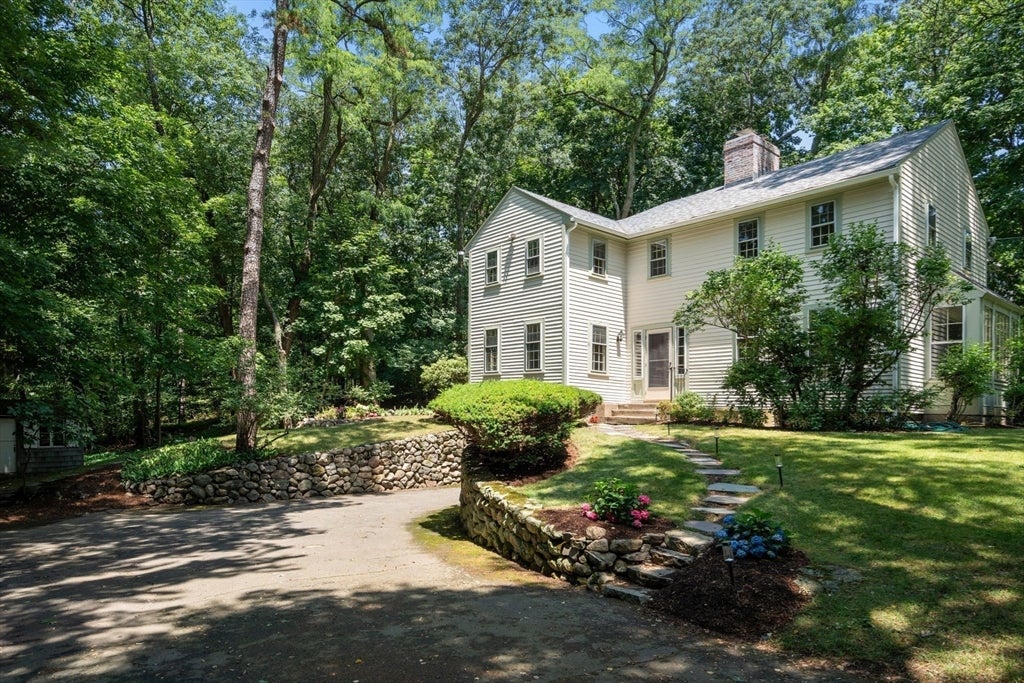 41 Locust Ave