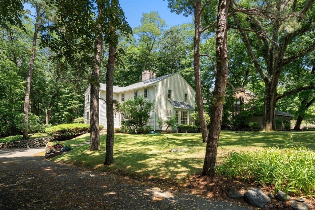 41 Locust Ave