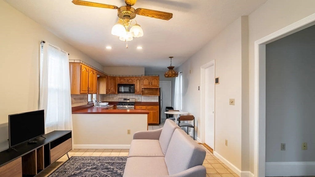 88 Glen St #2, Somerville, MA, 88 Glen St #2, Somerville, MA Photo #2