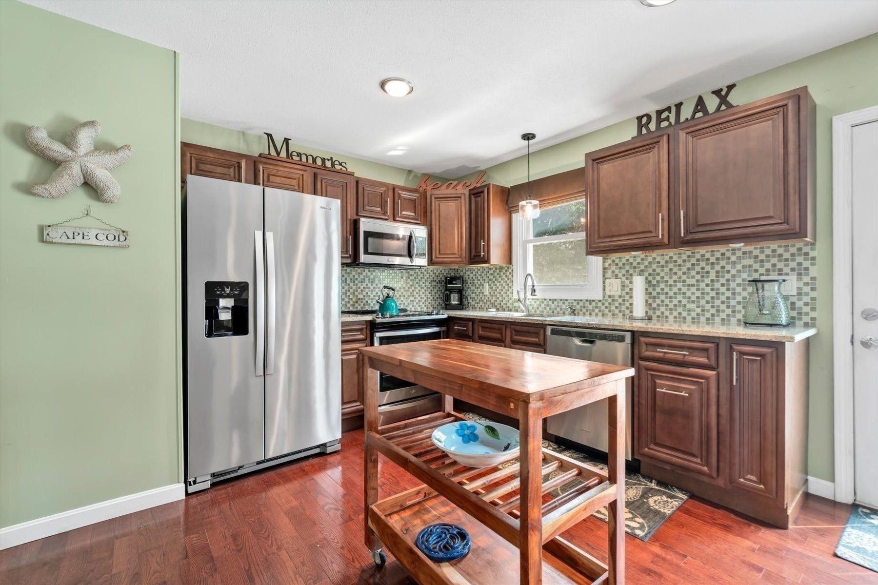 66 Sheaffer Rd, Barnstable, MA Photo #5