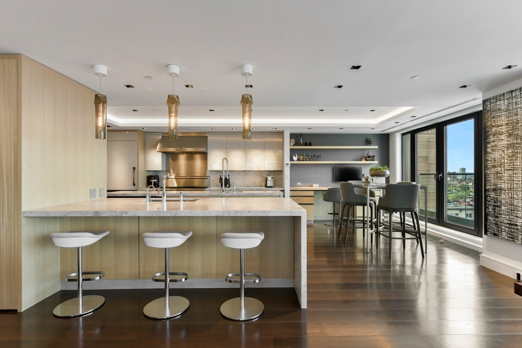 776 Boylston E11A