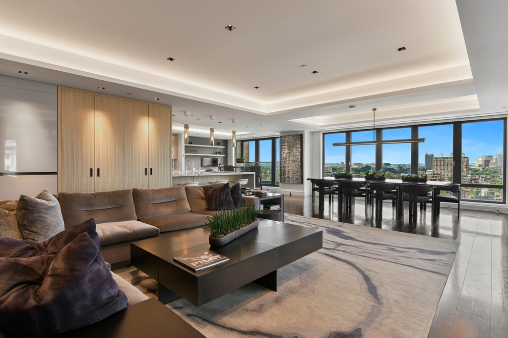 776 Boylston E11A