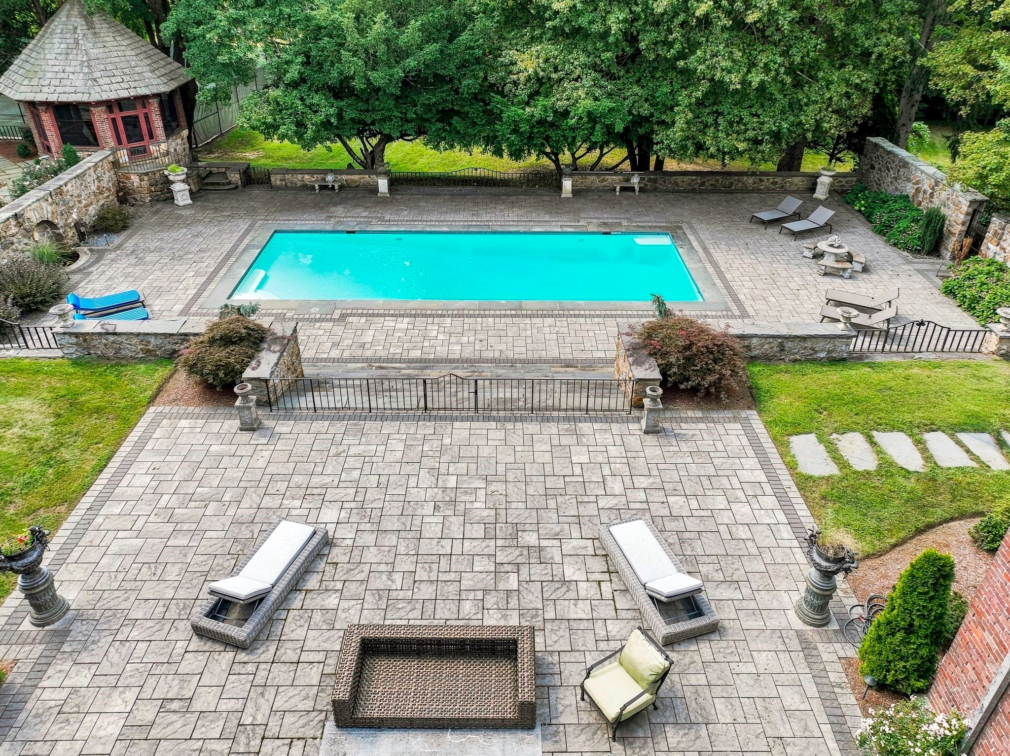 55 Adin St, Hopedale, MA Photo #37