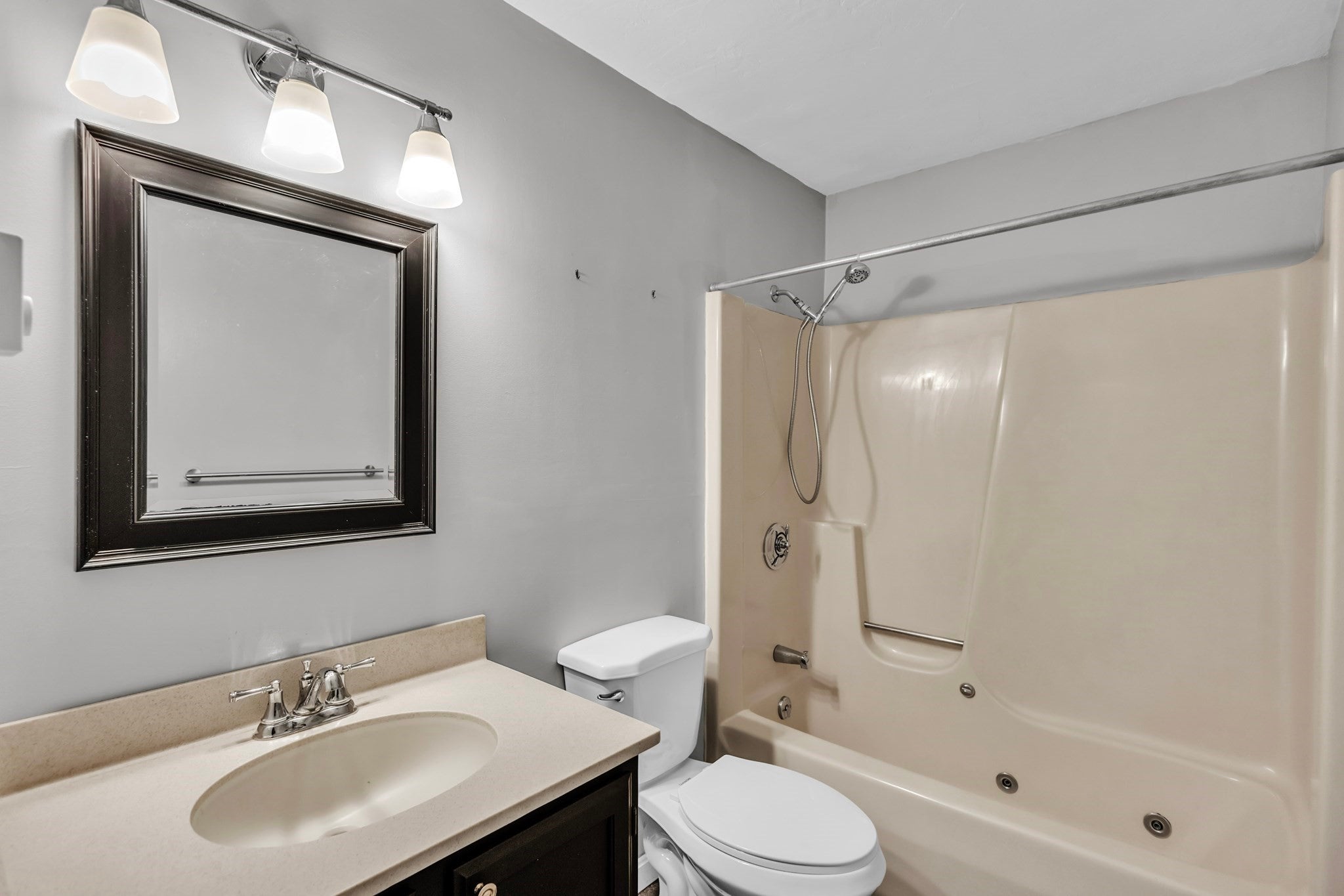 10 Wrentham Rd #108, Worcester, MA Photo #13