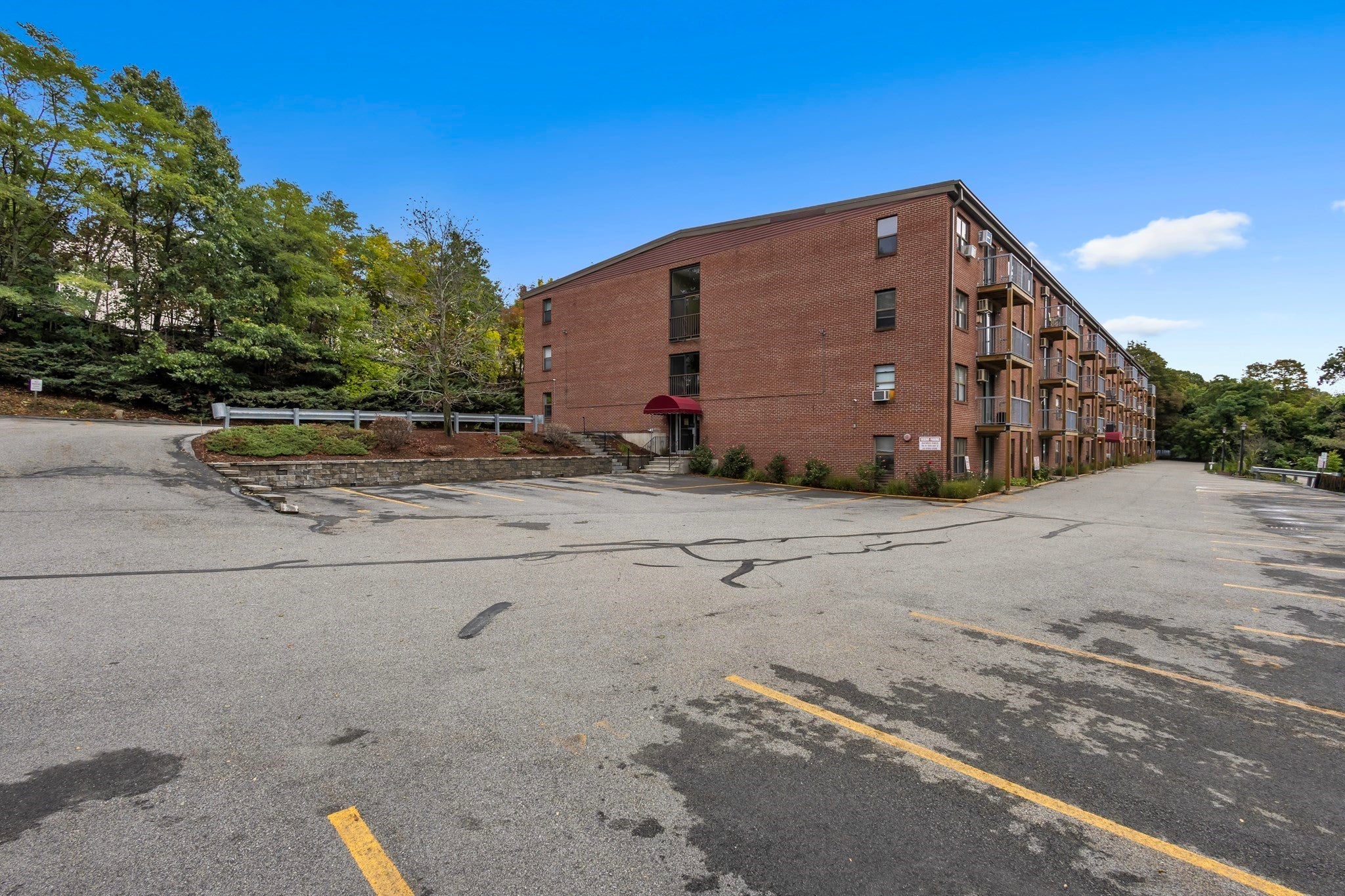 10 Wrentham Rd #108, Worcester, MA Photo #17