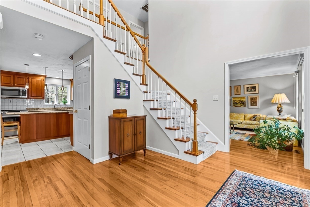 4 Hancock Ln