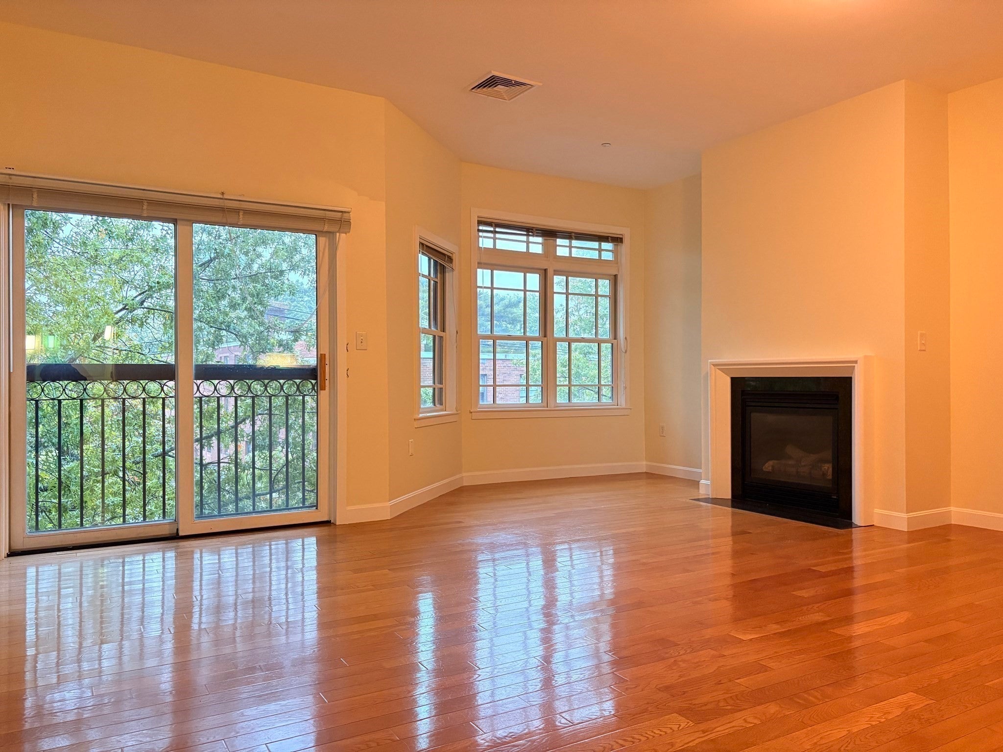 185 High St 303