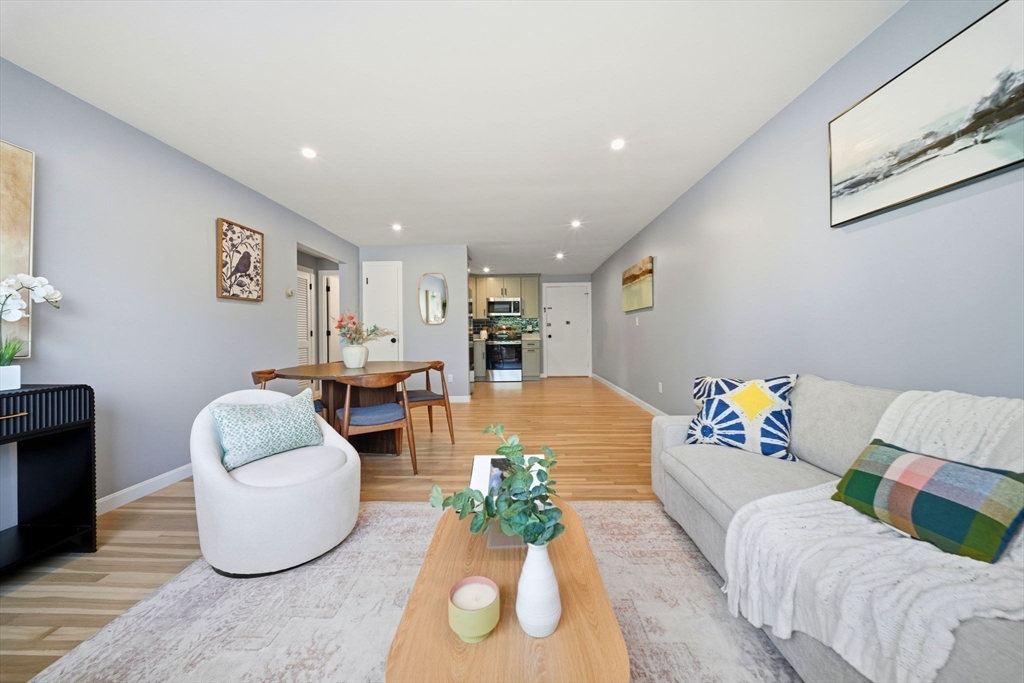 20 Radcliffe Rd 209