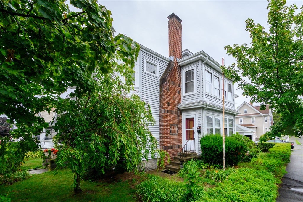 37 Davis St 37