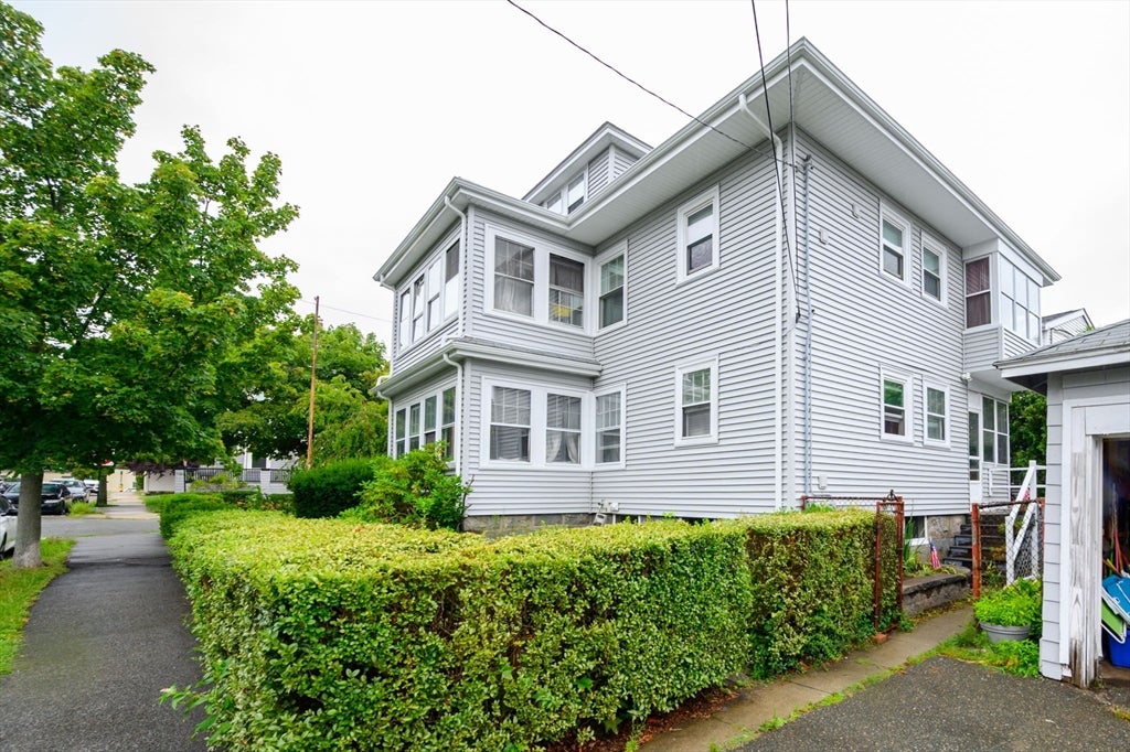 37 Davis St 37