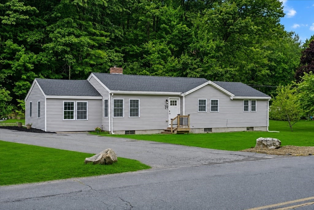 Photo of 19 East Rd, Westminster, MA
