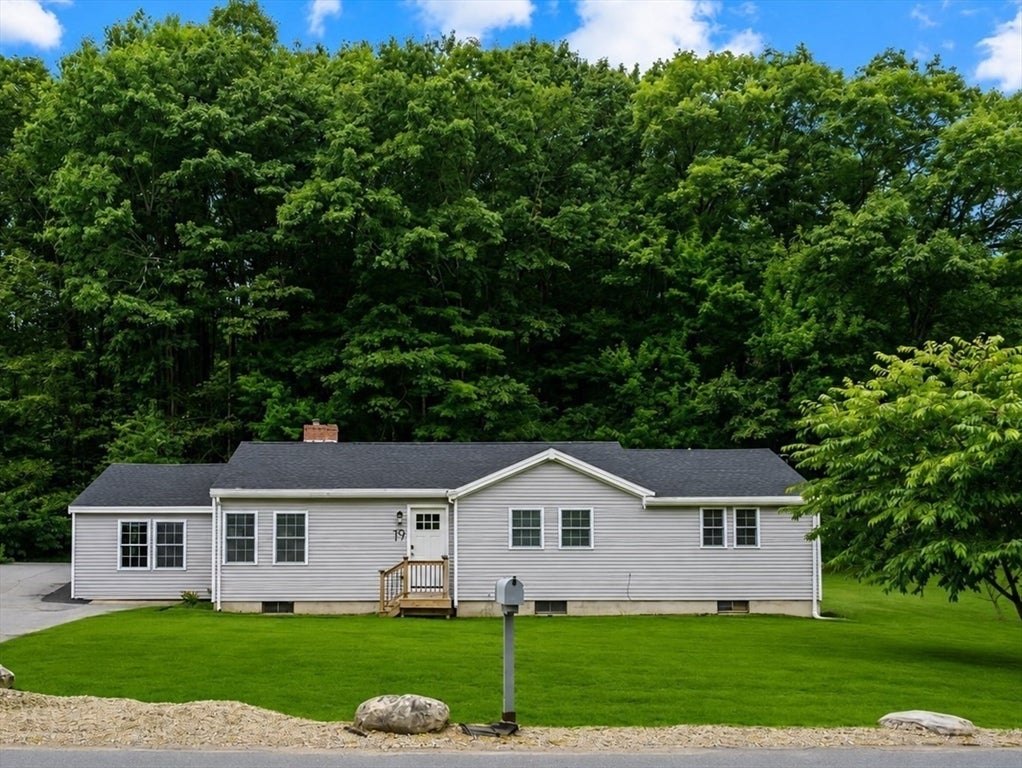 19 East Rd, Westminster, MA, 19 East Rd, Westminster, MA Photo #2