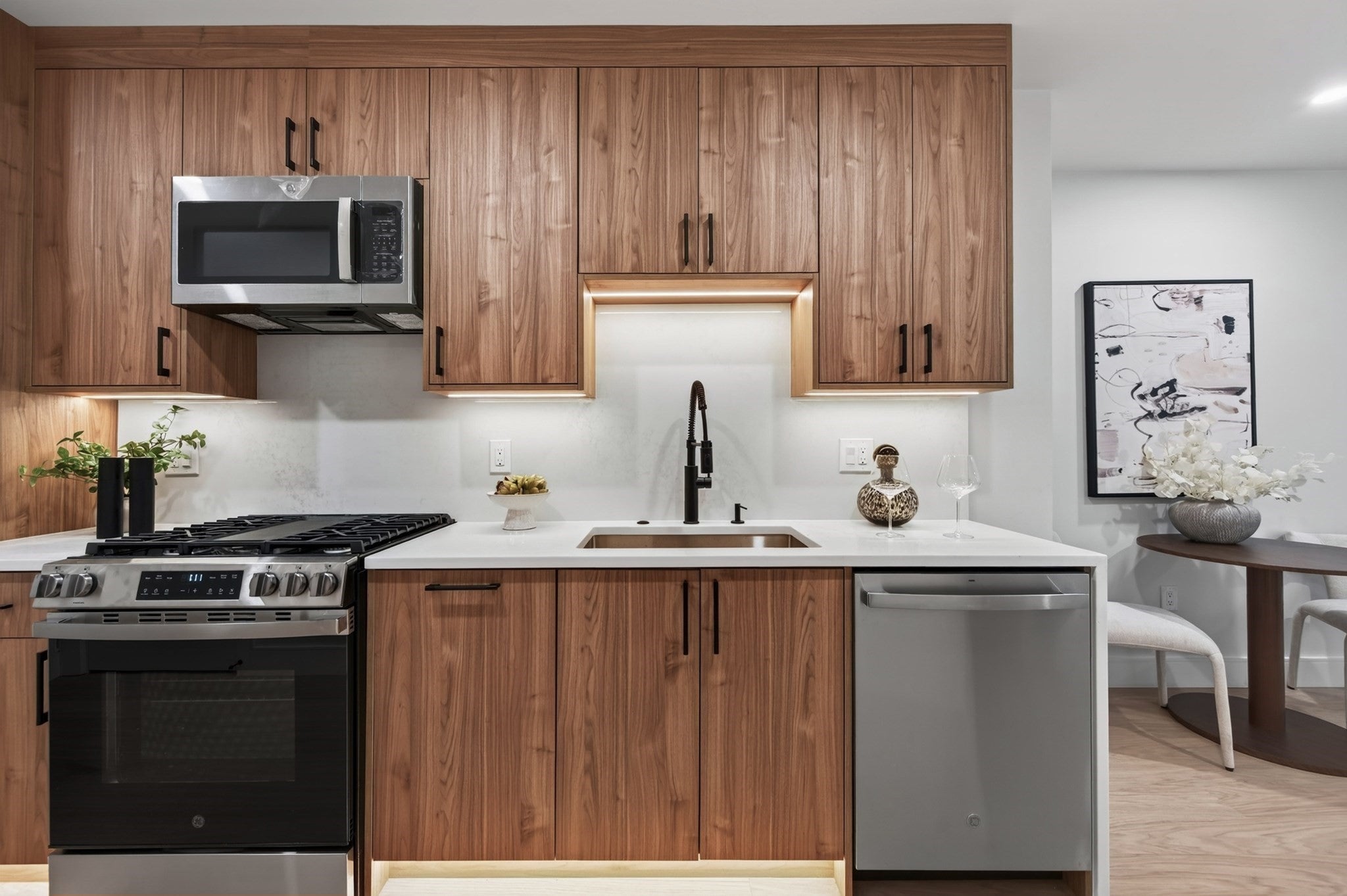 250 Bremen ST #3, Boston, MA Photo #3