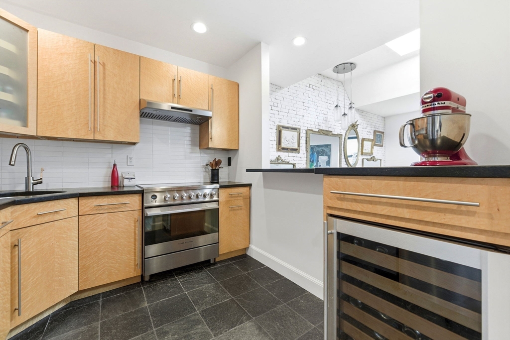 552 Columbus Ave Unit 6