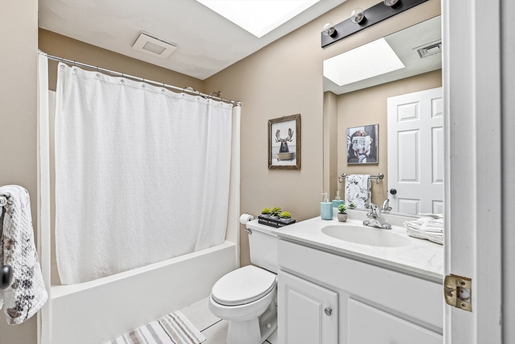 1 Tallowood Ln, Amesbury, MA Photo #32