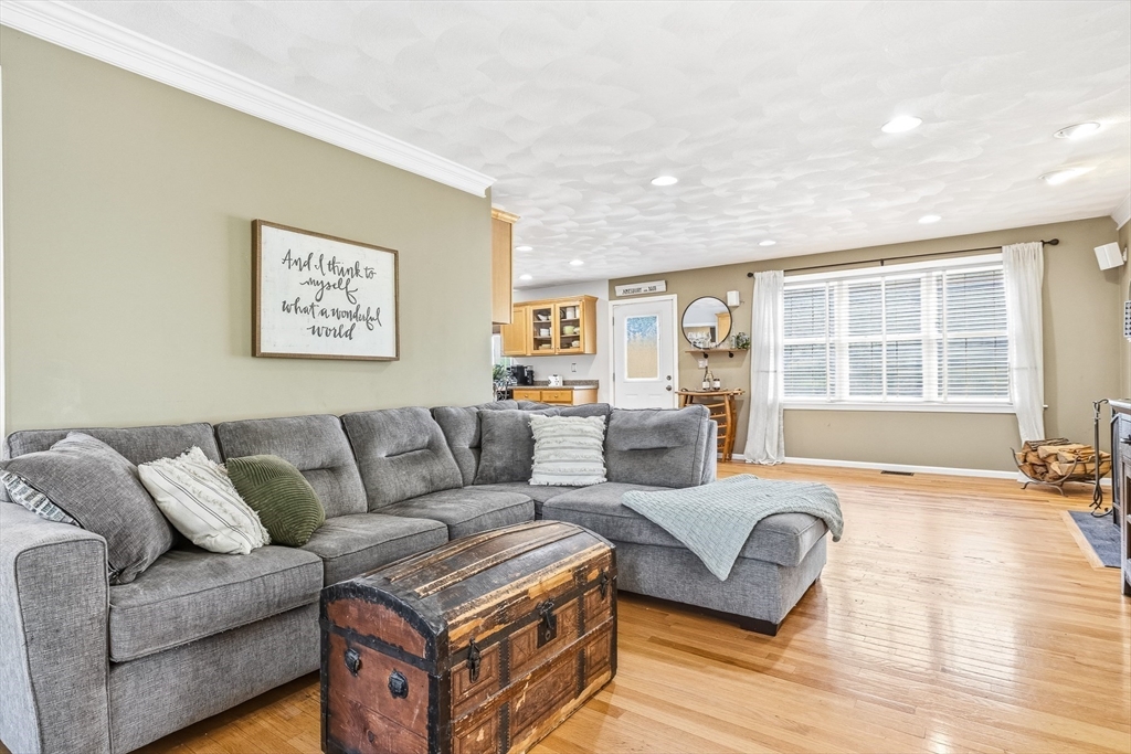 1 Tallowood Ln, Amesbury, MA Photo #14