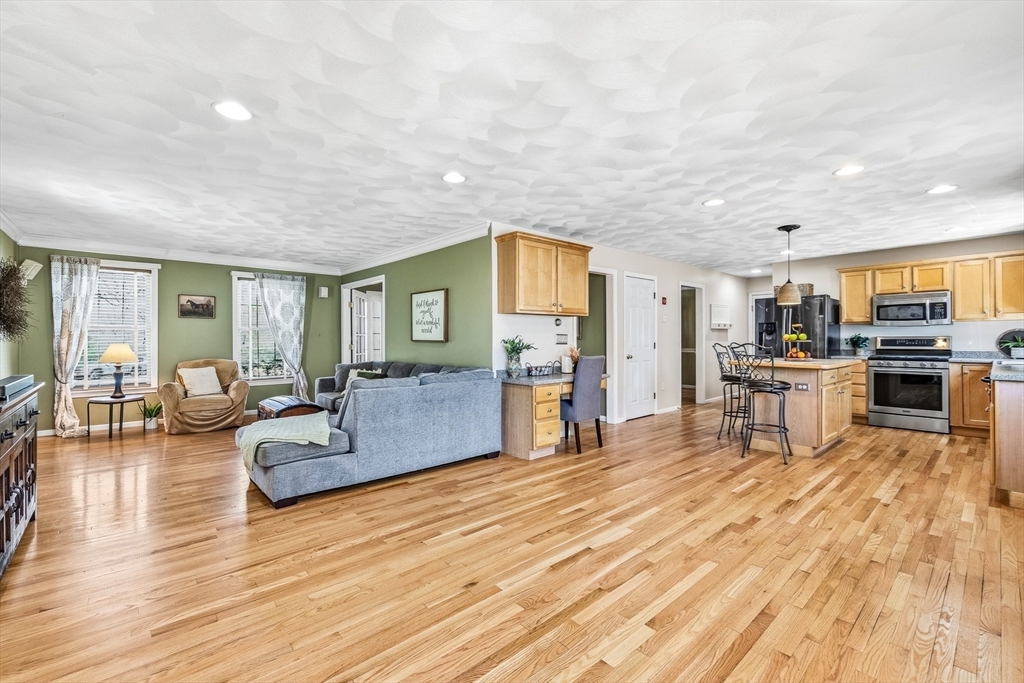 1 Tallowood Ln, Amesbury, MA Photo #18