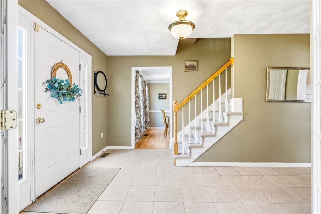 1 Tallowood Ln, Amesbury, MA Photo #11