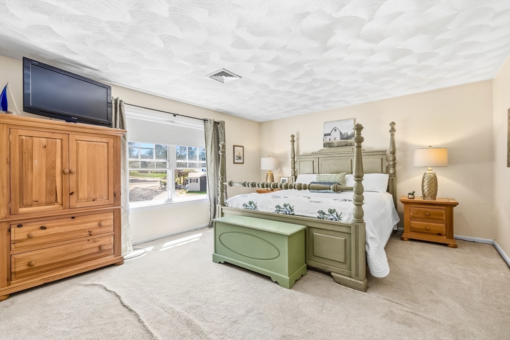 1 Tallowood Ln, Amesbury, MA Photo #23